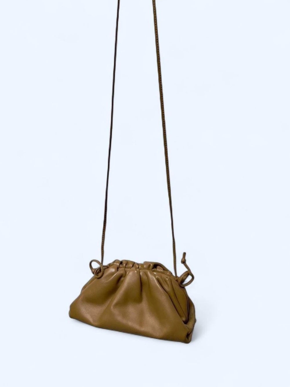 Bottega veneta the pouch bag in Cammello gold